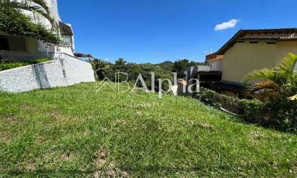 Terreno a venda no Condomínio New Ville em Santana de Parnaíba - SP