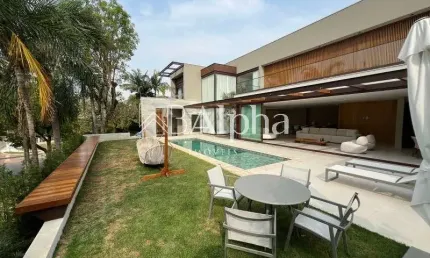 Casa de alto padrão a venda no Residencial Alphaville 1 em Barueri - SP