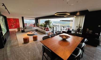 Apartamento mobiliado a venda no Condomínio Myrá em Alphaville - SP