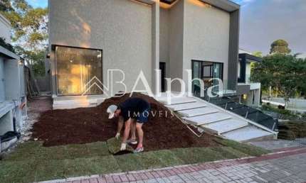 Casa a venda no Condomínio Itahyê em Santana de Parnaíba - SP