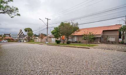 Casa com 4 quartos à venda na Rua Senador Nereu Ramos, 101, Guabirotuba, Curitiba por R$ 1.090.000