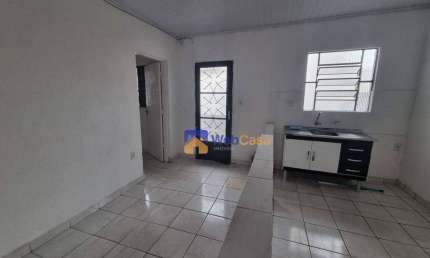 Casa com 1 dormitório para alugar por R$ 817,76 - Vila Verde - São Paulo/SP