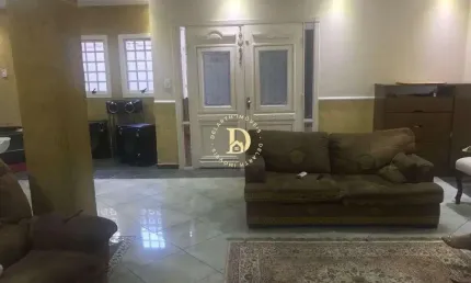 Sobrado em área comercial - Próximo do Center Vale - 4 dormitórios (2 suítes) 40