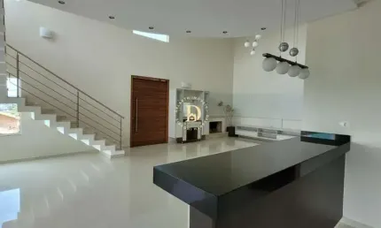Casa - Condomínio Vale dos Lagos - Jacareí - SP - 3 Dormitórios (2 Suítes) - 305