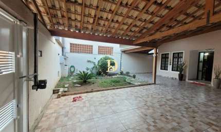 Casa - Jardim Souto - SJCampos - 02 Dormitórios (01 Suíte) - 252m²