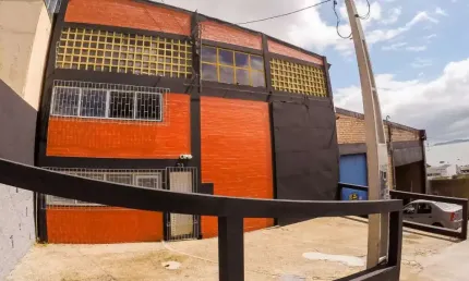 ÓTIMO GALPÃO COM 474m² NA SERRARIA DO LADO DA BR. - GA1176