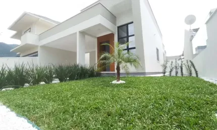 Casa em condomínio com 137m2 na Praia De Fora, Palhoca - CA1623