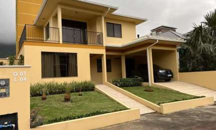 CASA EM CONDOMINIO NA PRAIA DE FORA COM 4 QUARTOS  - CA1681