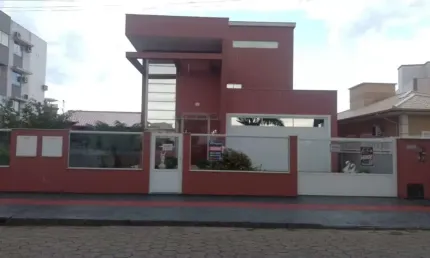CASA INCRIVEL COM 3 QUARTOS NA PRAIA DE FORA - CA1704