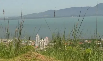 Terreno à venda no Roçado, São José 