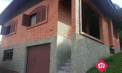 Casa para Venda - 200m², 3 dormitórios, 2 vagas - Pioneiro