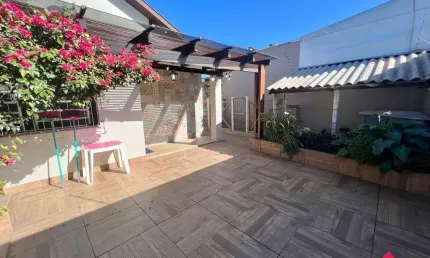Casa para Venda - 282.02m², 3 dormitórios, sendo 1 suites, 3 vagas - Interlagos