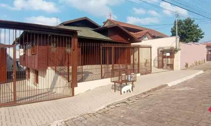 Casa para Venda - 193m², 4 dormitórios, 4 vagas - Desvio Rizzo