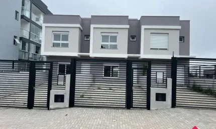 Casa com 3 quartos à venda na Rua Angelo Frare, 431, São Luiz, Caxias do Sul por R$ 605.000