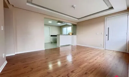 Apartamento com 3 quartos à venda na Rua Evaristo de Antoni, 2504, Universitário, Caxias do Sul por R$ 550.000