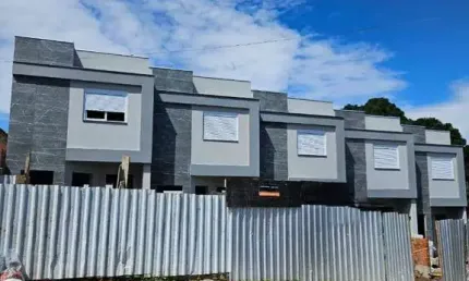 Casa com 2 quartos à venda na Ângelo Grassi, 232, Desvio Rizzo, Caxias do Sul por R$ 375.000