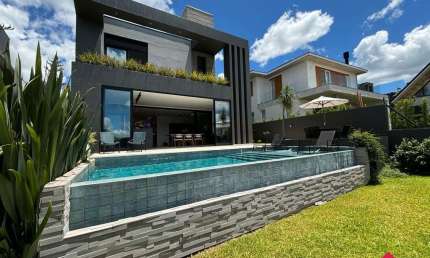 Casa em Condominio para Venda - 417m², 3 dormitórios, sendo 3 suites, 3 vagas - Nossa Senhora da Saú