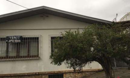 Casa para Venda - 230m², 3 dormitórios, 3 vagas - Cristo Redentor