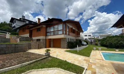 Casa para Venda - 428m², 4 dormitórios, sendo 2 suites, 4 vagas - Cinqüentenário