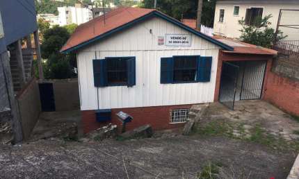 Casa para Venda - 100m², 3 dormitórios, 1 vaga - Universitário