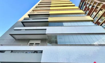 Apartamento para Venda - 206.57m², 3 dormitórios, sendo 3 suites, 4 vagas - Panazzolo