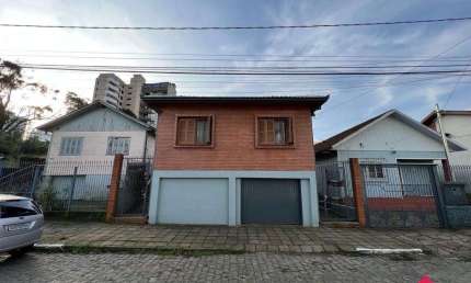 Casa para Venda - 300m², 3 dormitórios, 2 vagas - Exposição