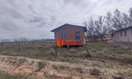Casa à venda por R$ 100.000,00 - Guairacá - Balneário Arroio do Silva/SC