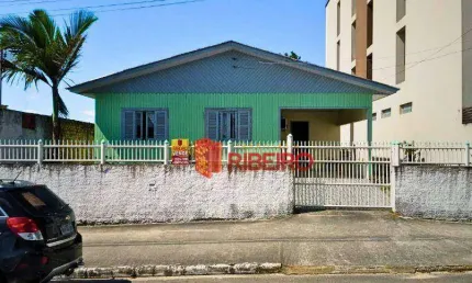 Casa à venda por R$ 650.000,00 - Urussanguinha - Araranguá/SC