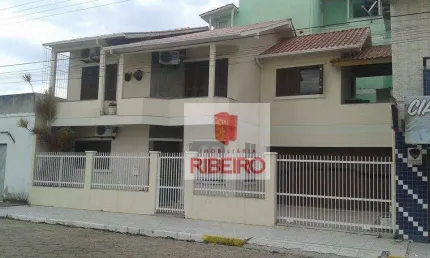 Casa à venda por R$ 600.000,00 - Centro - Balneário Arroio do Silva/SC