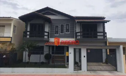 Casa com 6 dormitórios à venda, 240 m² - Urussanguinha - Araranguá/SC