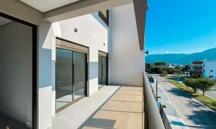 Apartamento com 2 quartos à venda na Avenida Caravelas, 64, Armaçao da Piedade, Governador Celso Ramos por R$ 1.249.000