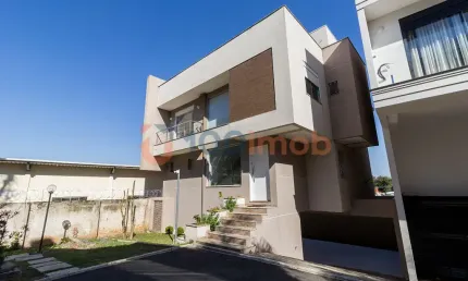 Casa em condomínio 4 quartos (sendo 2 suítes) com vista da cidade e muita privacidade