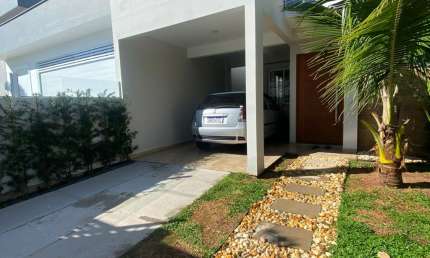 CASA SEMIMOBILIADA COM 3 QUARTOS SENDO 1 SUÍTE 2 VAGAS DE GARAGEM NO RIBEIRÃO DA ILHA EM FLORIANÓPOLIS/SC
