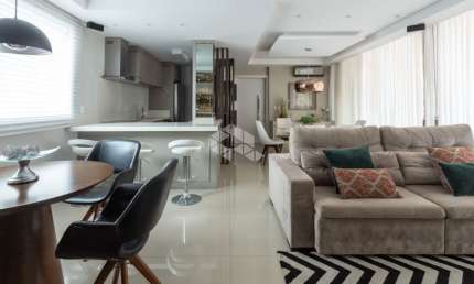 APARTAMENTO DE ALTO PADRÃO COM 3 QUARTOS SENDO 3 SUÍTES NO CENTRO DE FLORIANÓPOLIS/SC