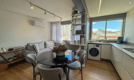 APARTAMENTO DE 1 QUARTO COM VISTA PANORÂMICA E MOBILIADO NO CENTRO DE FLORIANÓPOLIS/SC
