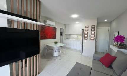 APARTAMENTO SEMIMOBILIADO COM VISTA PANORÂMICA NA AGRONÔMICA COM 3 QUARTOS SENDO 1 SUÍTE E 1 VAGA DE GARAGEM