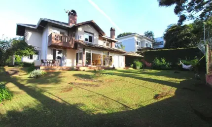 Casa em condomínio fechado com 4 quartos à venda na Rua Theodoro Makiolka, 1060, Santa Cândida, Curitiba por R$ 2.500.000