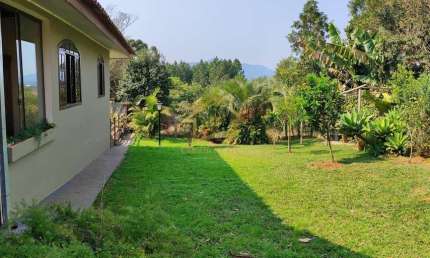 CASA DE ALTO PADRÃO DENTRO DO BOSQUE MERHY, QUATRO BARRAS