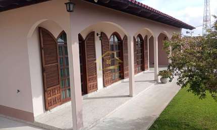 CASA DE ALTO PADRÃO PARA VENDA NO CENTRO DE QUATRO BARRAS