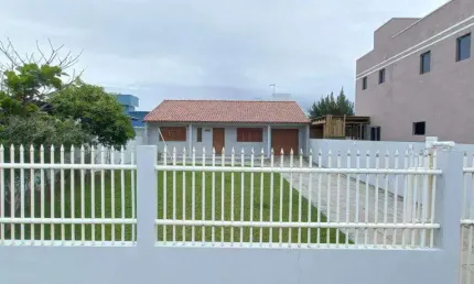 Casa 02 Dorm à venda no Bairro CAPÃO NOVO com 120 m² de área privativa - 2 vagas de garagem
