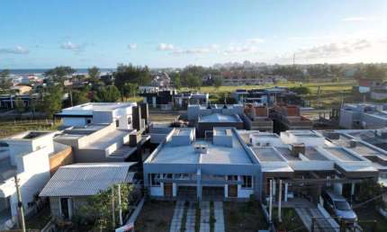 Casa 02 Dorm à venda no Bairro GUARANI com 67 m² de área privativa