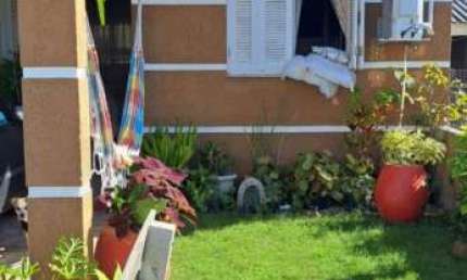 Casa 02 Dorm à venda no Bairro CAPÃO NOVO com 68 m² de área privativa - 2 vagas de garagem