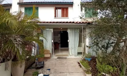 Sobrado 02 Dorm à venda no Bairro CAPÃO NOVO com 78 m² de área privativa - 1 vaga de garagem