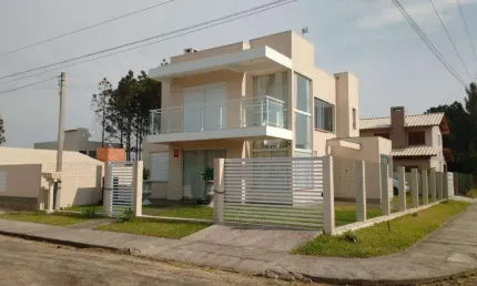 Casa 05 Dorm à venda no Bairro CAPÃO NOVO - 3 vagas de garagem