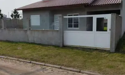 Casa 02 Dorm à venda no Bairro CAPÃO NOVO - 2 vagas de garagem
