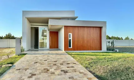 Casa 04 Dorm à venda no Bairro CURUMIM - 2 vagas de garagem