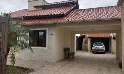 Casa 03 Dorm à venda no Bairro CAPÃO NOVO - 3 vagas de garagem