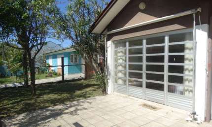 Casa 03 Dorm à venda no Bairro CAPÃO NOVO com 154 m² de área privativa - 3 vagas de garagem