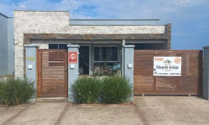 Casa 03 Dorm à venda no Bairro CAPÃO NOVO com 108 m² de área privativa - 2 vagas de garagem