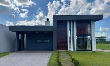 Casa 03 Dorm à venda no Bairro XANGRI-LÁ com 160 m² de área privativa - 2 vagas de garagem